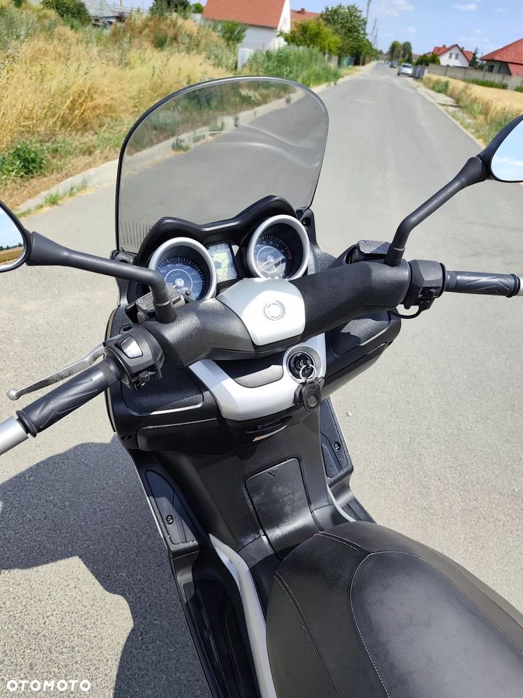 Yamaha X-max - 8