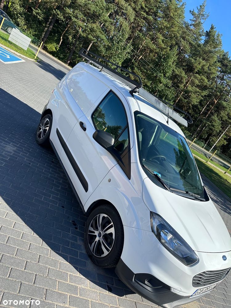 Ford Transit Courier - 2