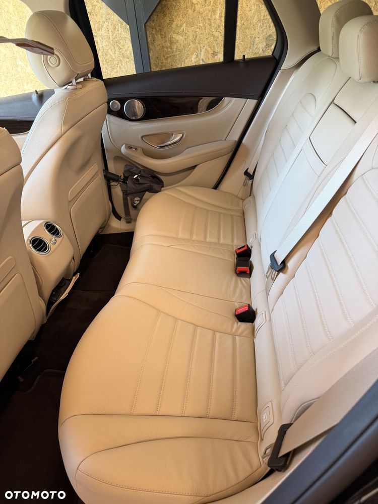 Mercedes-Benz GLC - 9