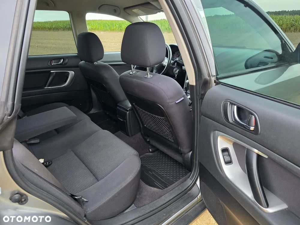 Subaru Outback - 16