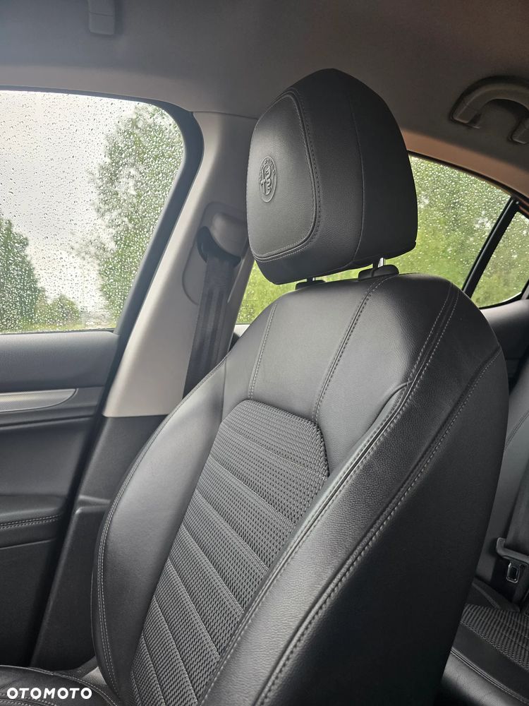 Alfa Romeo Stelvio 2.2 JTDM Super - 11