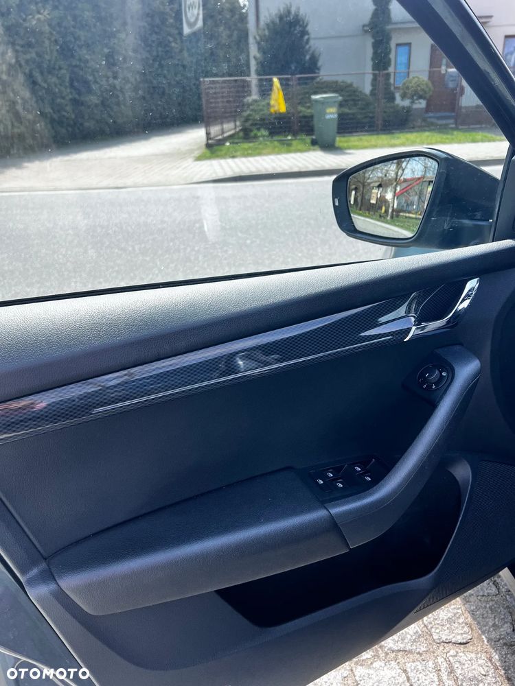 Skoda Octavia 2.0 TDI DSG RS - 10