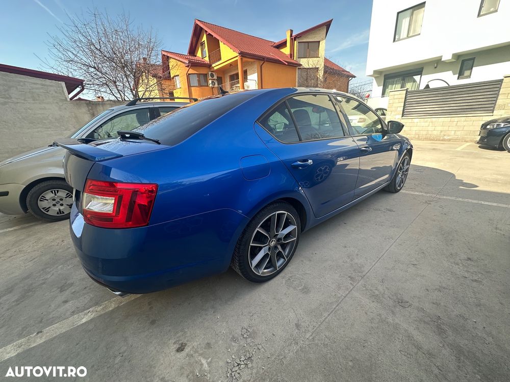 Skoda Octavia 2.0 TSI DSG RS - 8