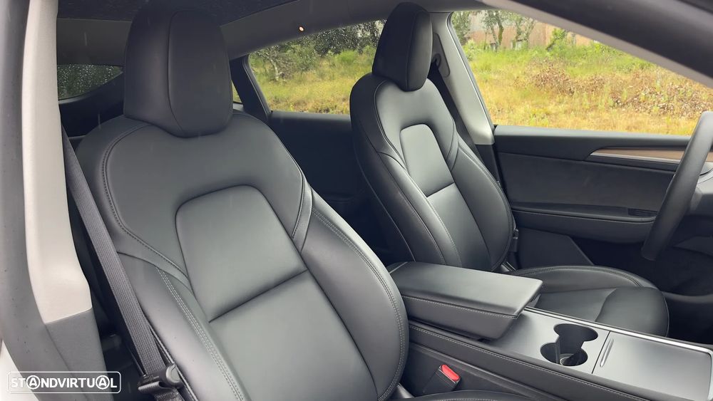 Tesla Model Y Performance Dual Motor AWD - 15