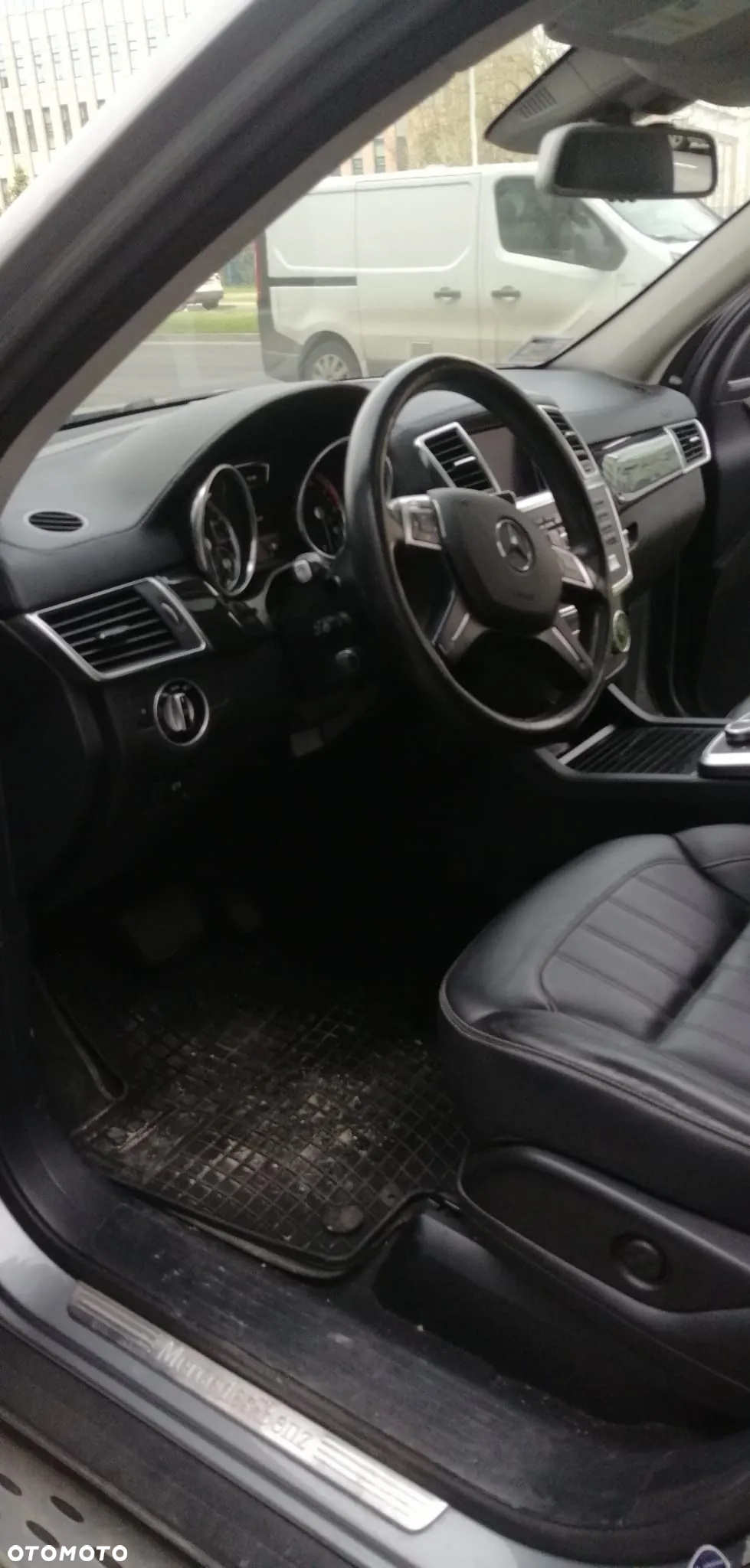 Mercedes-Benz GL 400 4Matic 7G-TRONIC - 11