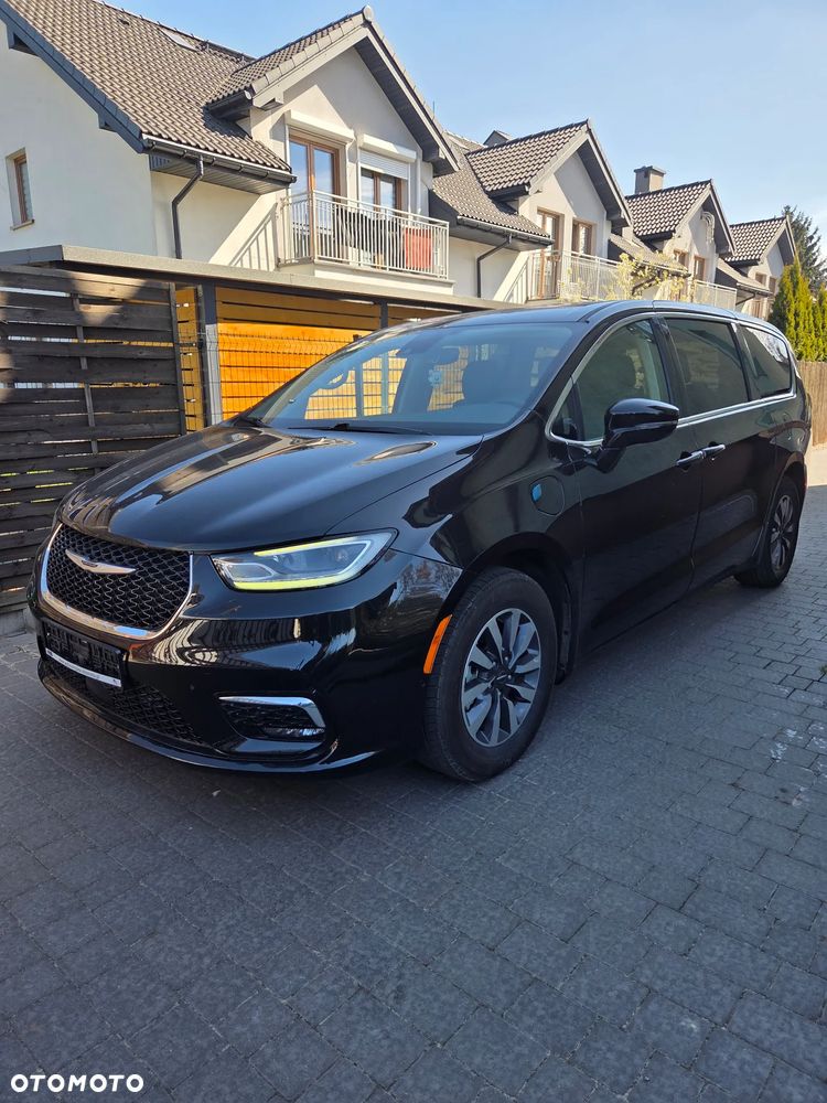 Chrysler Pacifica - 25