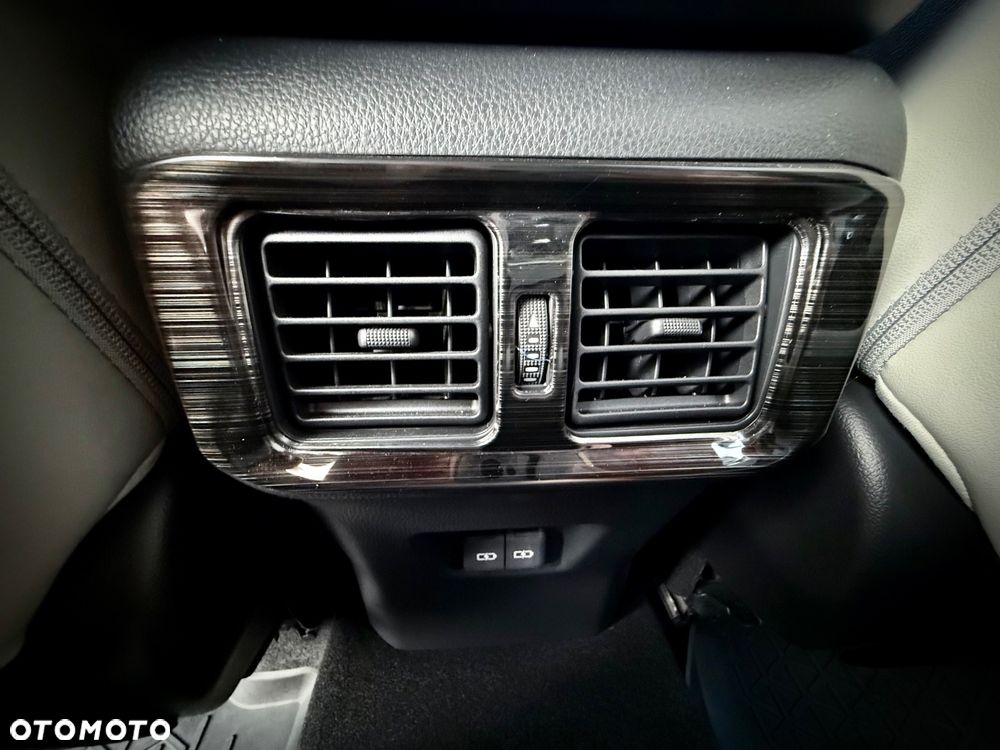 Toyota RAV4 - 10