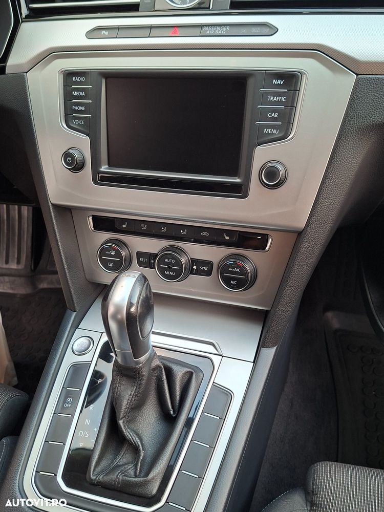 VOLKSWAGEN Passat 2015 — imagine 14