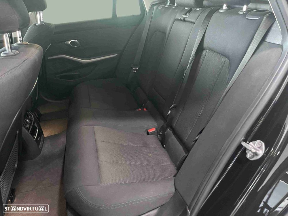 BMW 320 e Touring Auto - 9