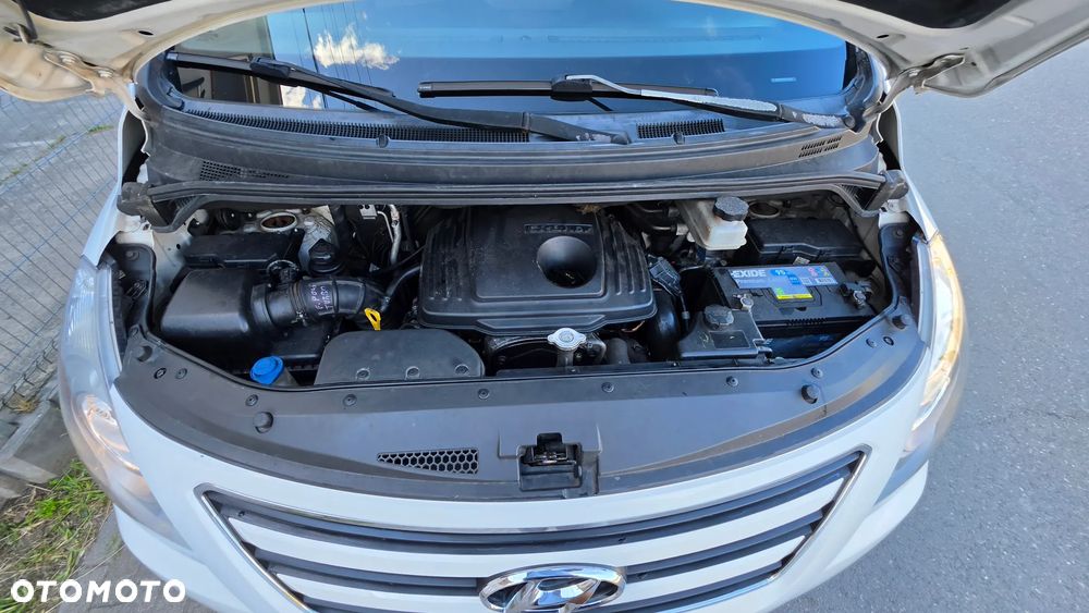 Hyundai H-1 Starex - 6