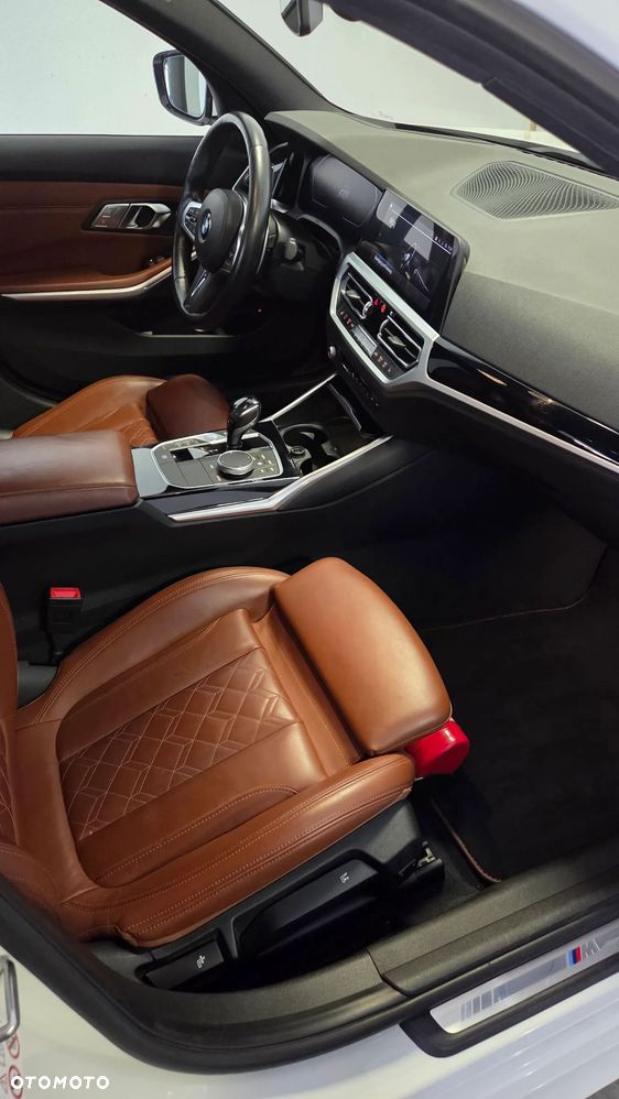 BMW Seria 3 330e M Sport sport - 10