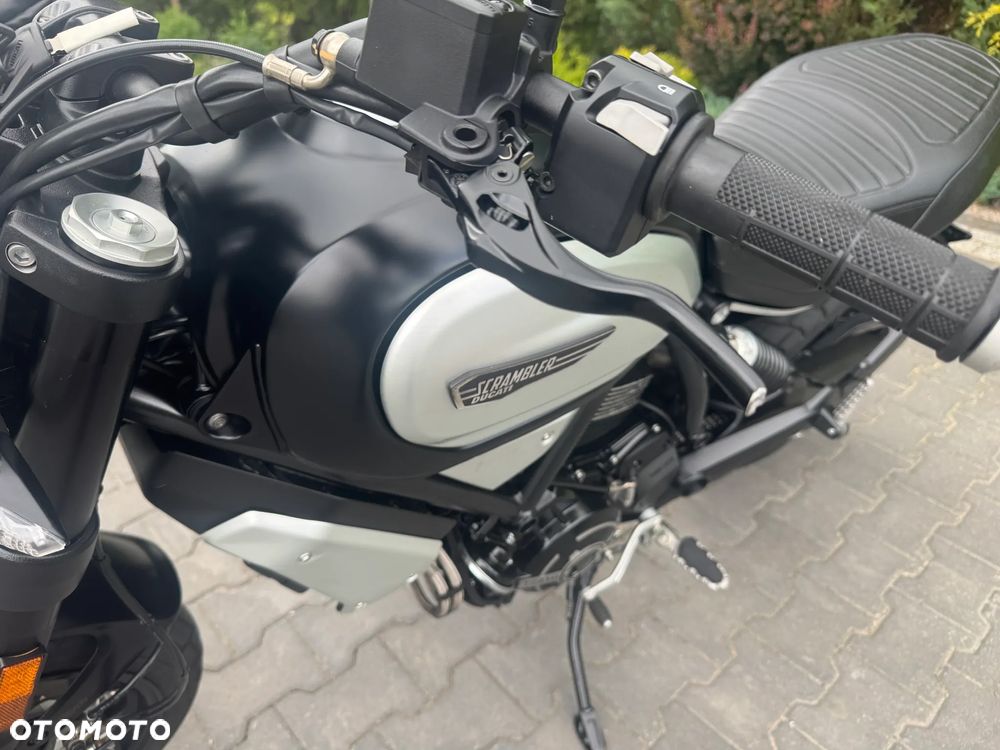 Ducati Scrambler - 33