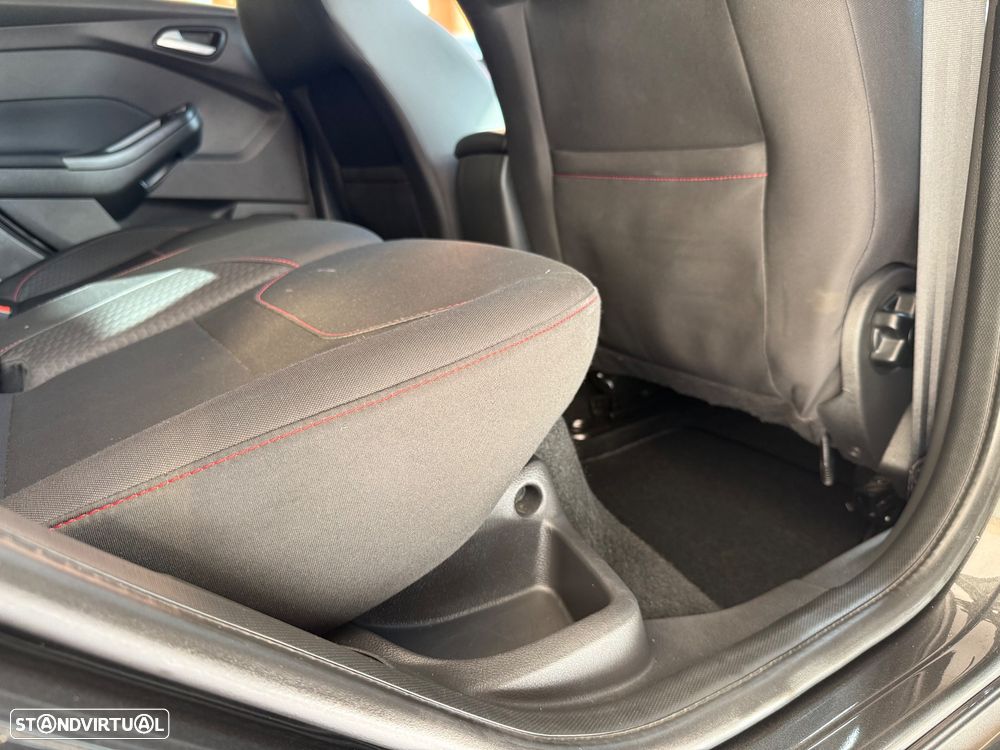 Ford Focus SW 1.5 TDCi ST-Line - 46