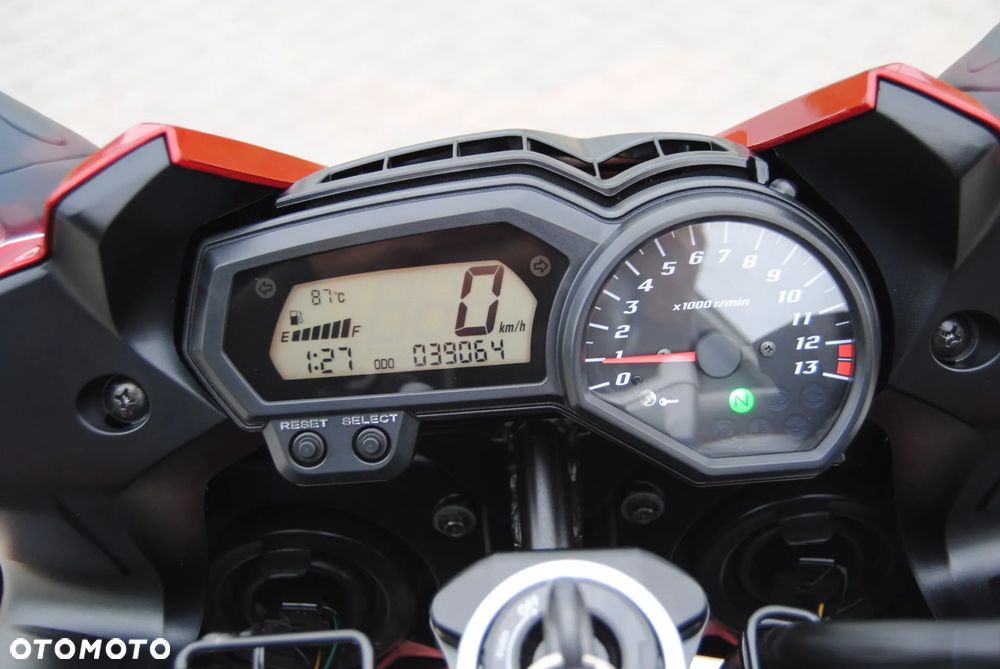 Yamaha FZ - 11