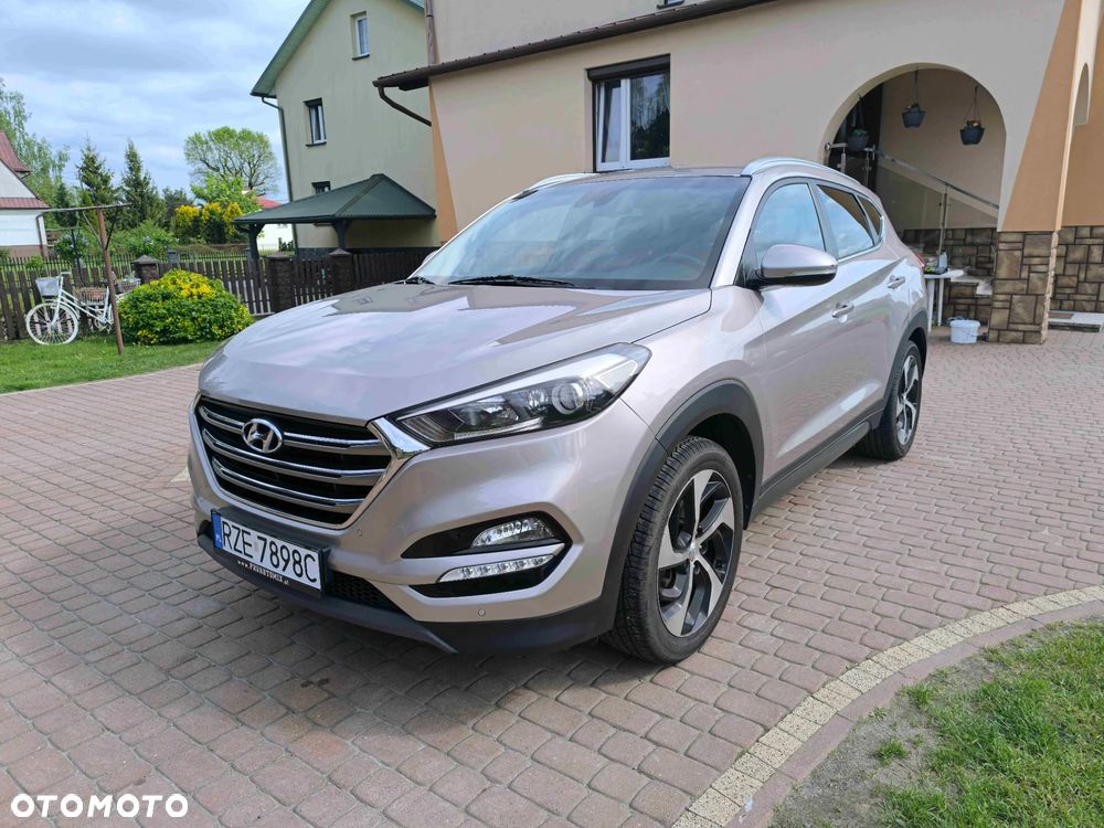 Hyundai Tucson 1.7 CRDI BlueDrive Style 2WD - 1