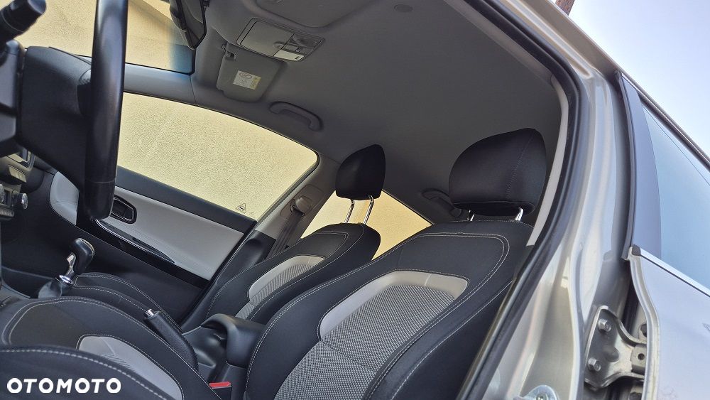 Kia Ceed 1.6 GDI ISG Spirit - 12