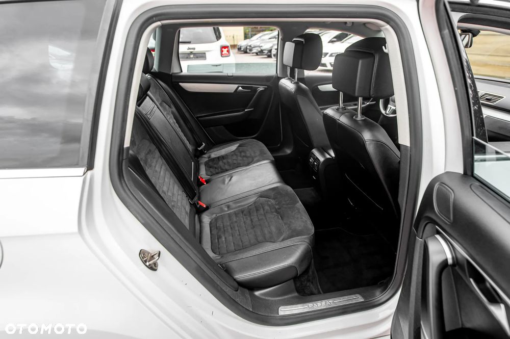 Volkswagen Passat Variant 2.0 TDI DSG BlueMotion Technology Highline - 20