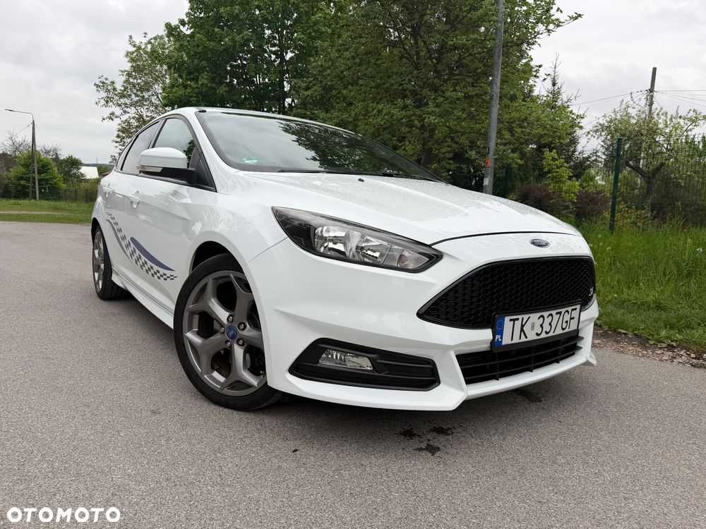 Ford Focus 2.0 EcoBoost ST mit Leder-Sport-Paket - 34