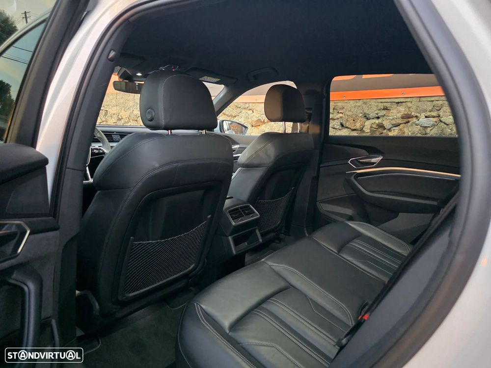 Audi Q8 e-Tron 50 quattro S line - 25