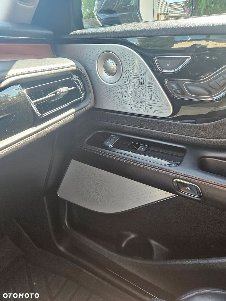 Lincoln Aviator - 9