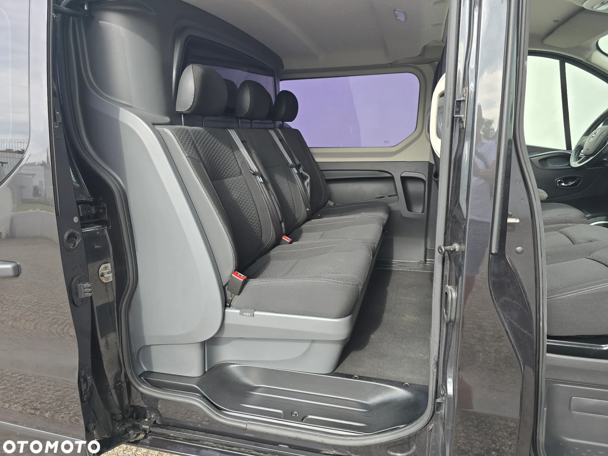 Opel Vivaro L2H1 2,9t Elegance - 10