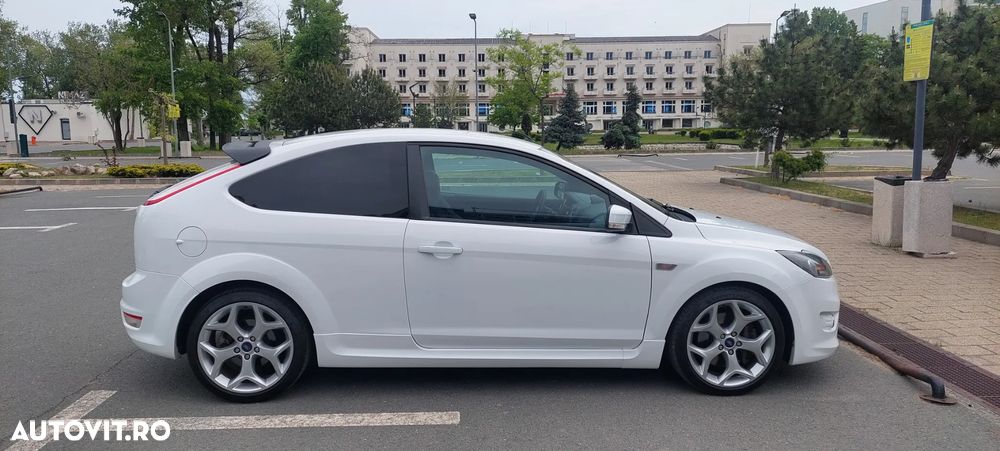 Ford Focus 2.5 ST Rally - 1