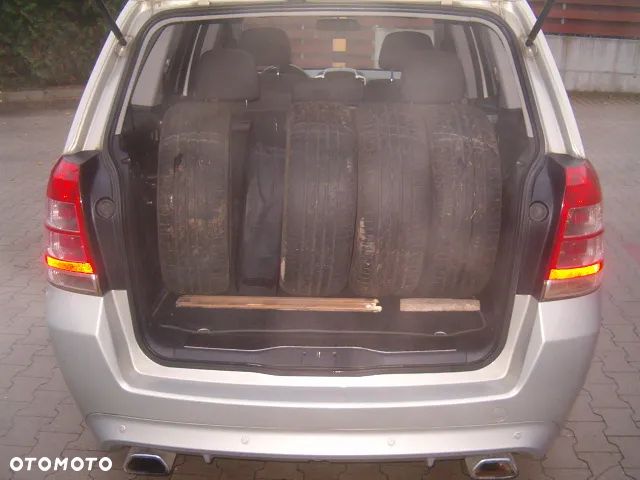 Opel Zafira - 10