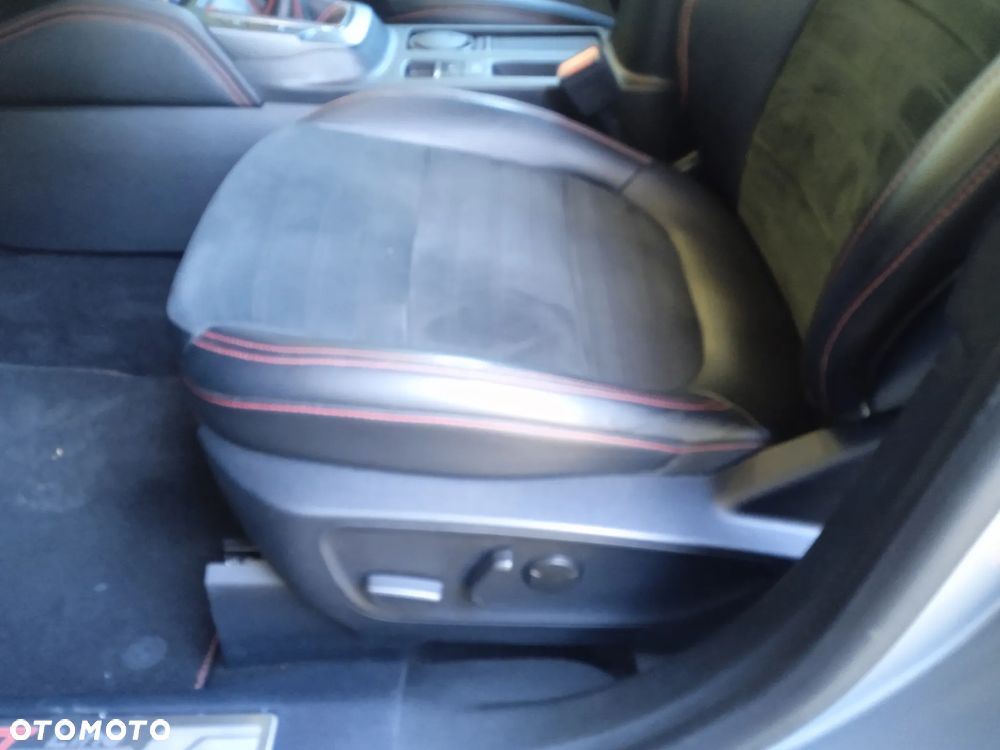 Ford Kuga 2.0 EcoBlue Hybrid ST-LINE X - 21