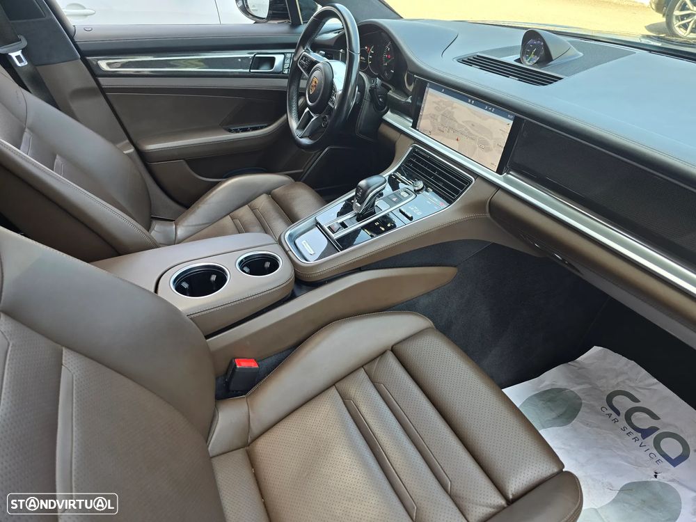 Porsche Panamera 4 E-Hybrid - 17