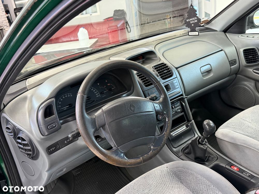 Renault Laguna 2.0 16V RXE - 25