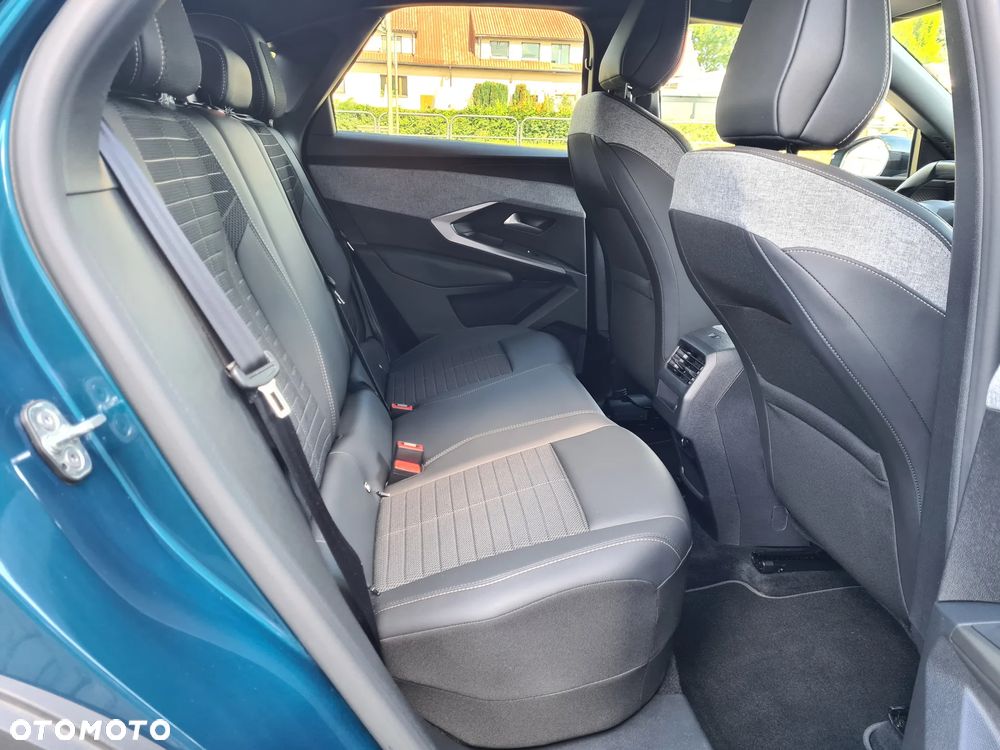 Peugeot 3008 1.2 PureTech mHEV Allure Pack S&S e-DCS6 - 17