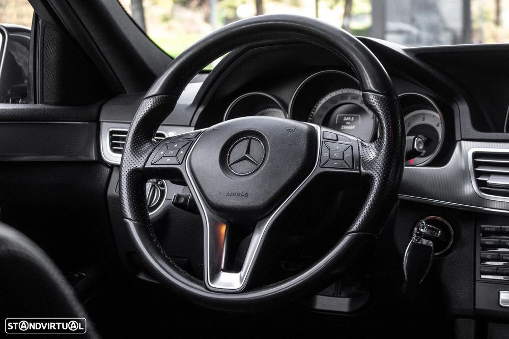 Mercedes-Benz E 300 Bluetec Hybrid Avantgarde - 32