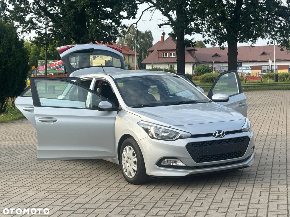 Hyundai i20 blue 1.2 Classic - 14