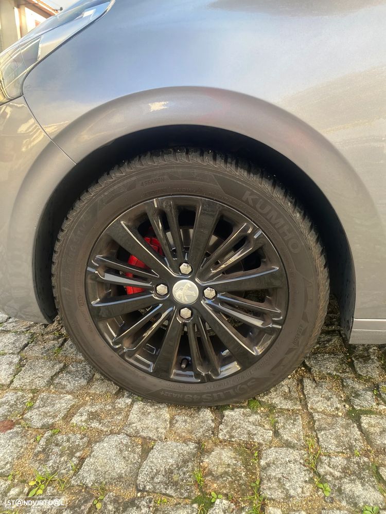 Peugeot 208 PureTech 82 Start & Stop Allure - 4