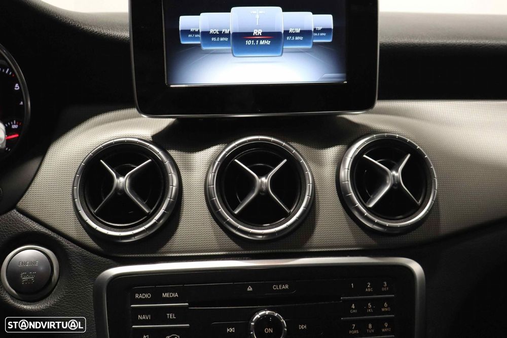 Mercedes-Benz CLA 180 d Shooting Brake Urban Aut. - 42