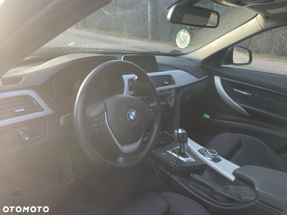 BMW Seria 3 318i - 18