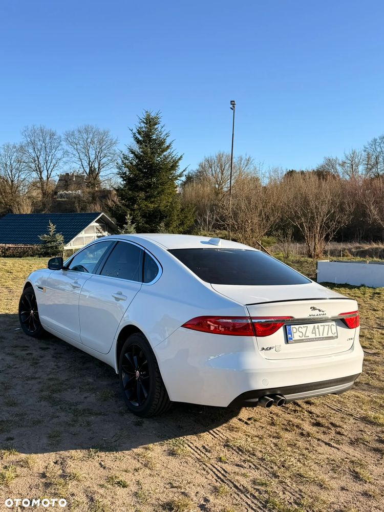 Jaguar XF 2.0 i4D Prestige - 5
