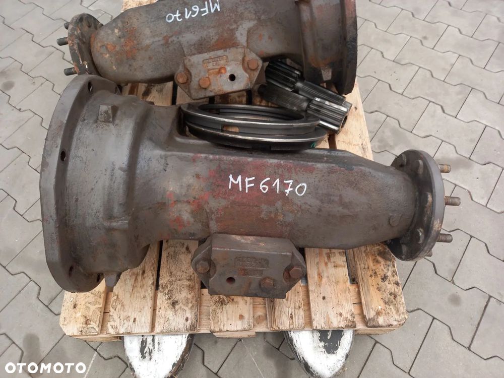 Tylne zwolnice układ planetarny Massey Ferguson 6170 - 2