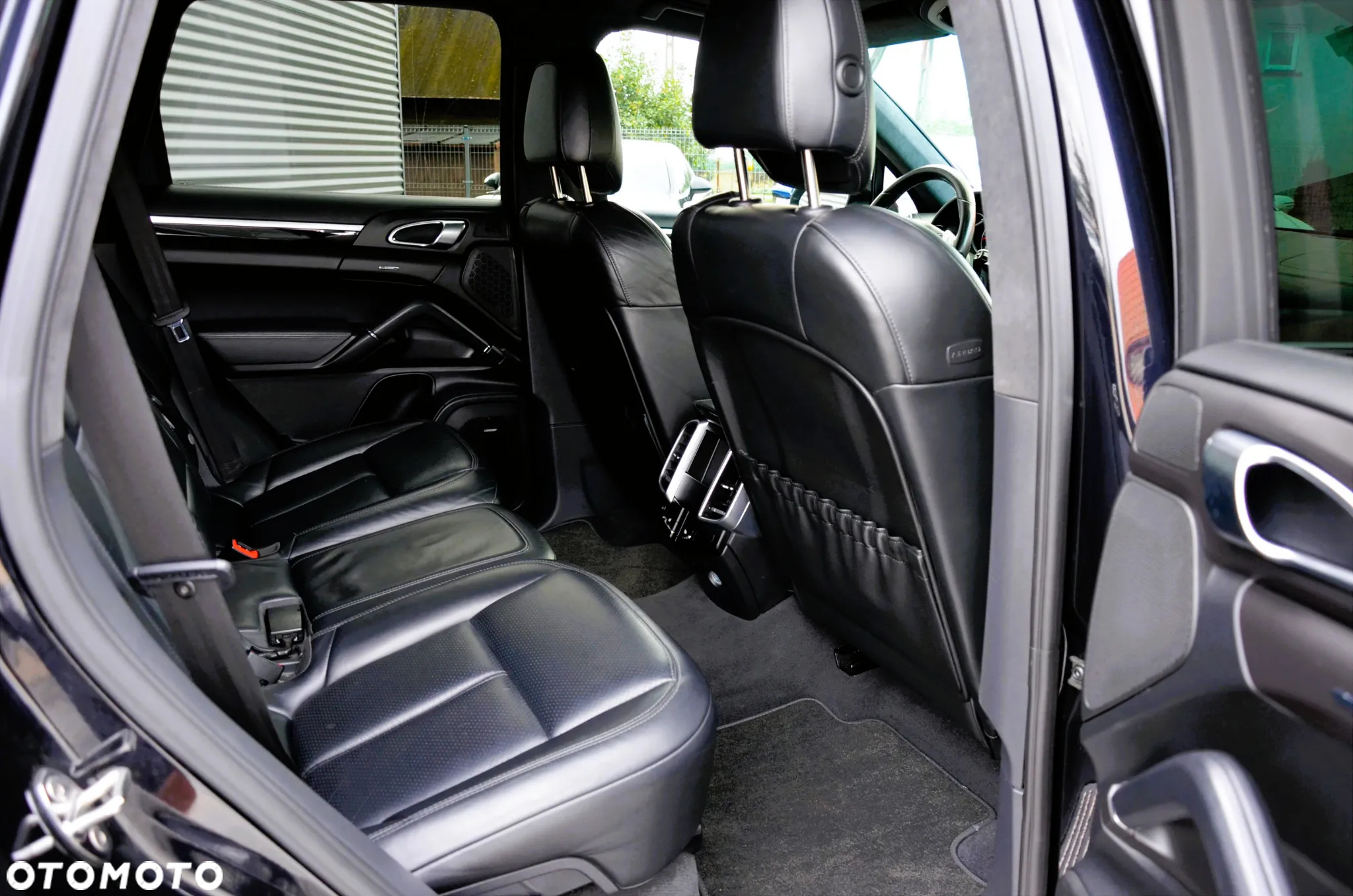 Porsche Cayenne Diesel Platinum Edition - 16