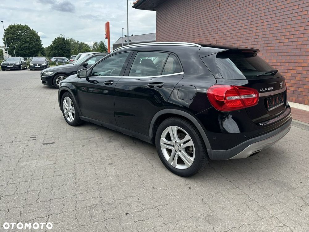Mercedes-Benz GLA - 15