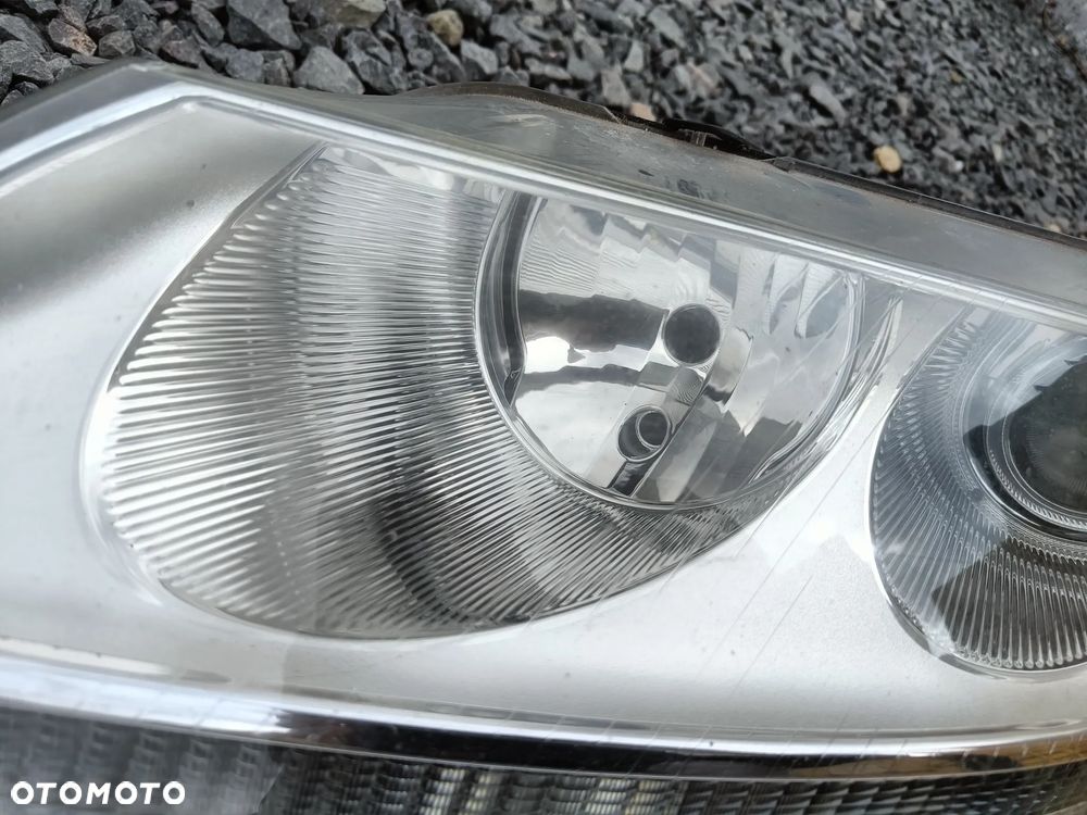 VW PHAETON LAMPA PRZEDNIA XENON LEWA UCHWYTY OK - 4