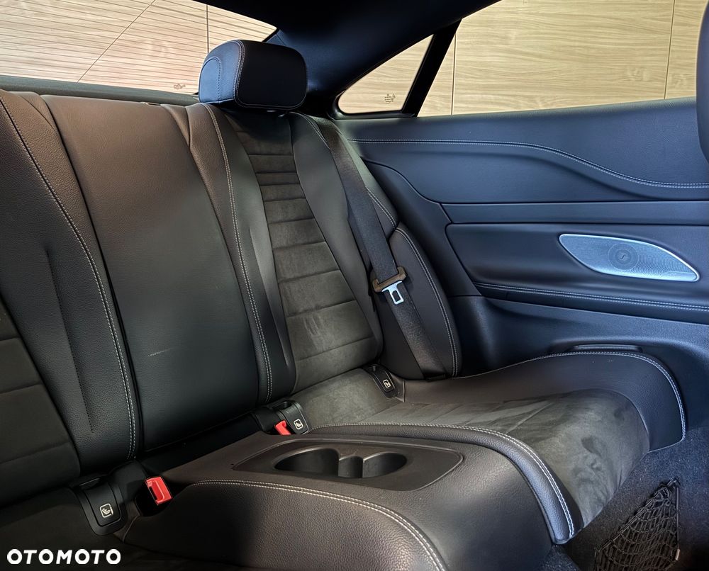 Mercedes-Benz Klasa E 300 9G-TRONIC AMG Line - 18