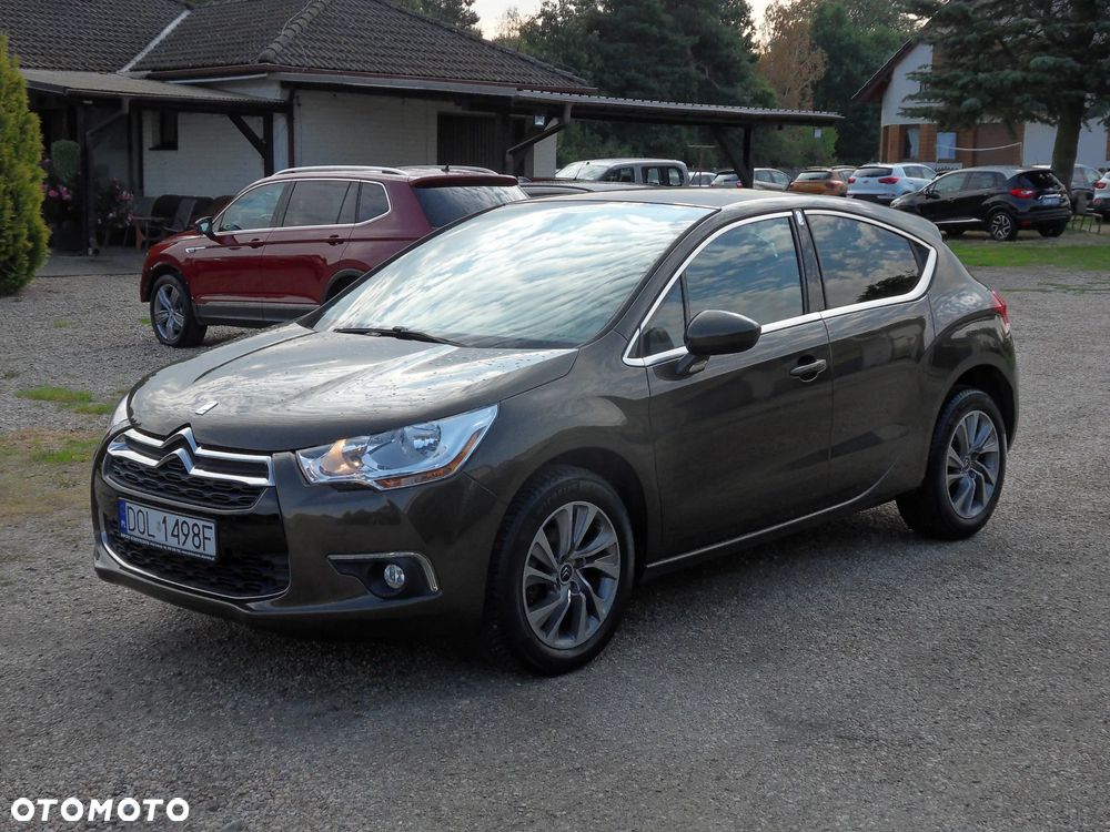 Citroën DS4 e-HDi 110 SoChic - 1