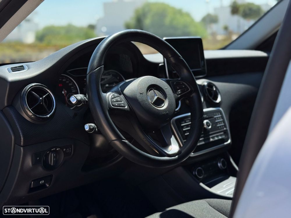 Mercedes-Benz A 180 - 11