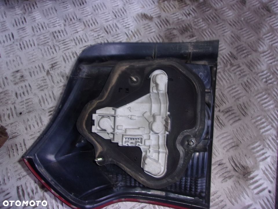 LAMPA TYŁ LEWA TOYOTA COROLLA E12 - 2