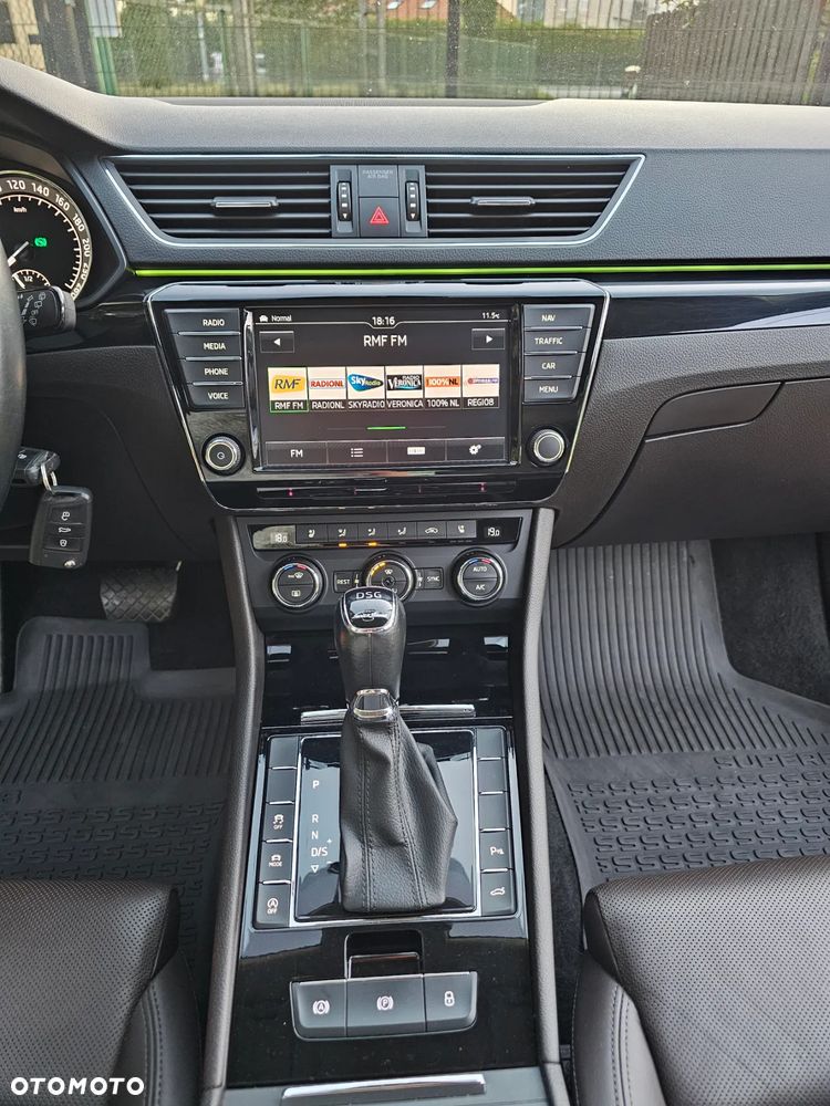Skoda Superb 2.0 TDI L&K DSG - 15