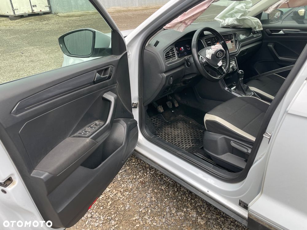 Volkswagen T-Roc - 10