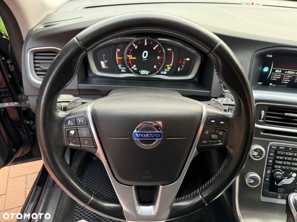 Volvo V60 D4 Drive-E Momentum - 34