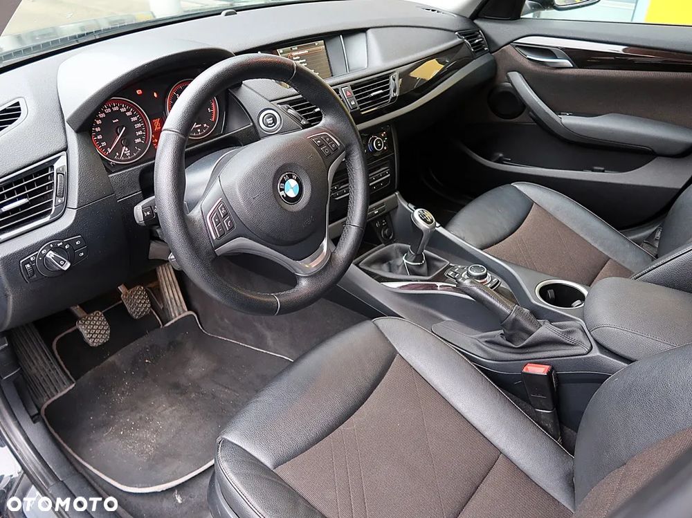 BMW X1 sDrive18d xLine - 12