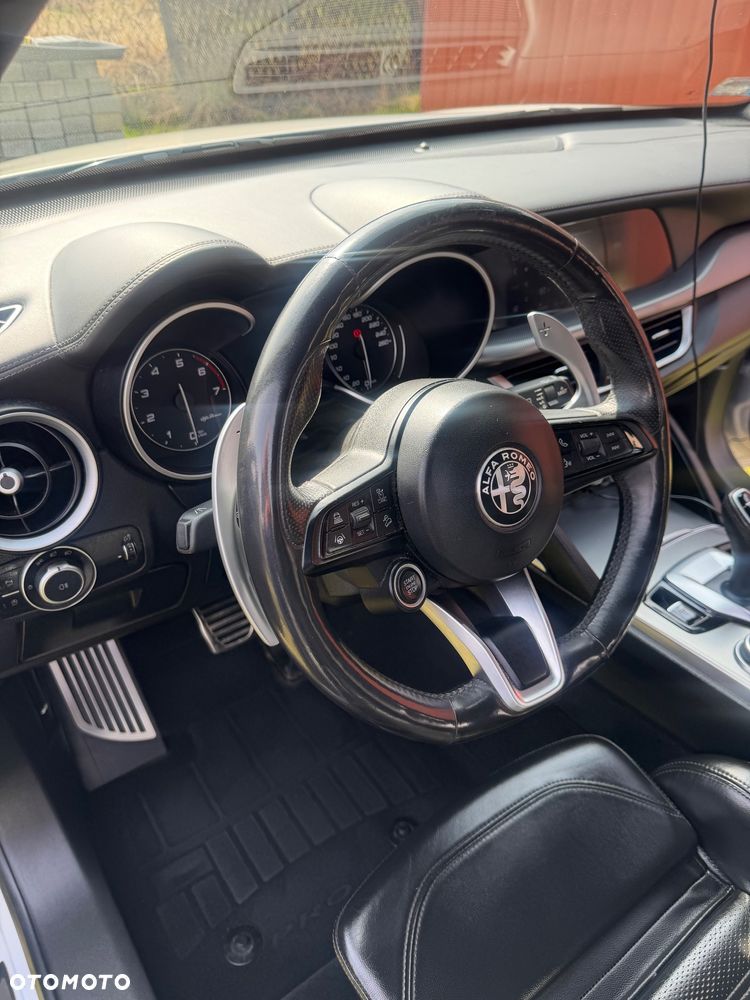 Alfa Romeo Stelvio 2.0 Turbo Veloce Q4 - 11